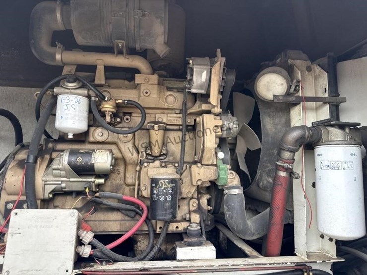 2001-freightliner-fc70-image-21