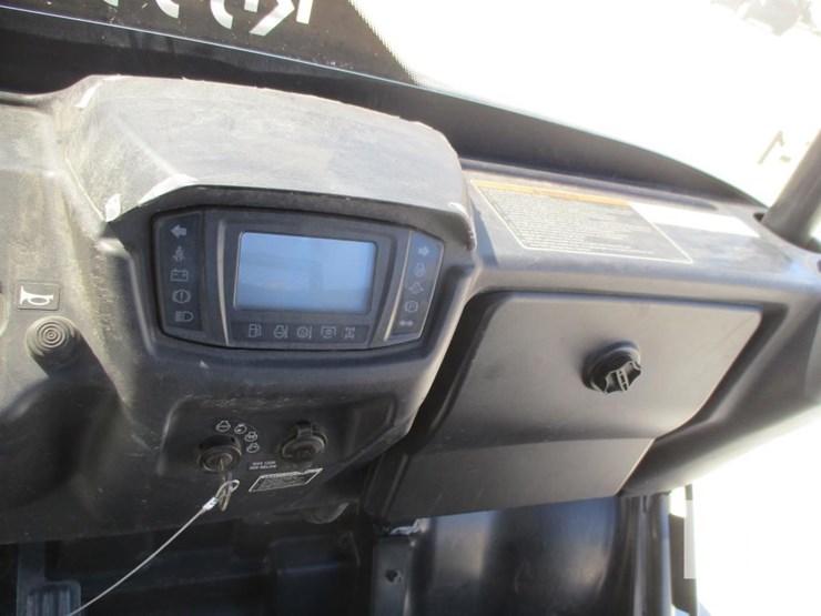 2019-kubota-rtvx1140-image-10