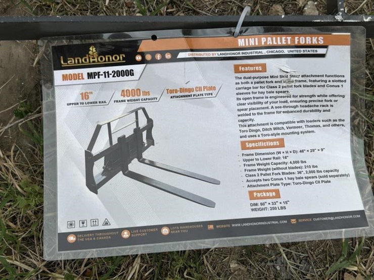 #115-•-16"-mini-skid-steer-pallet-forks-image-2