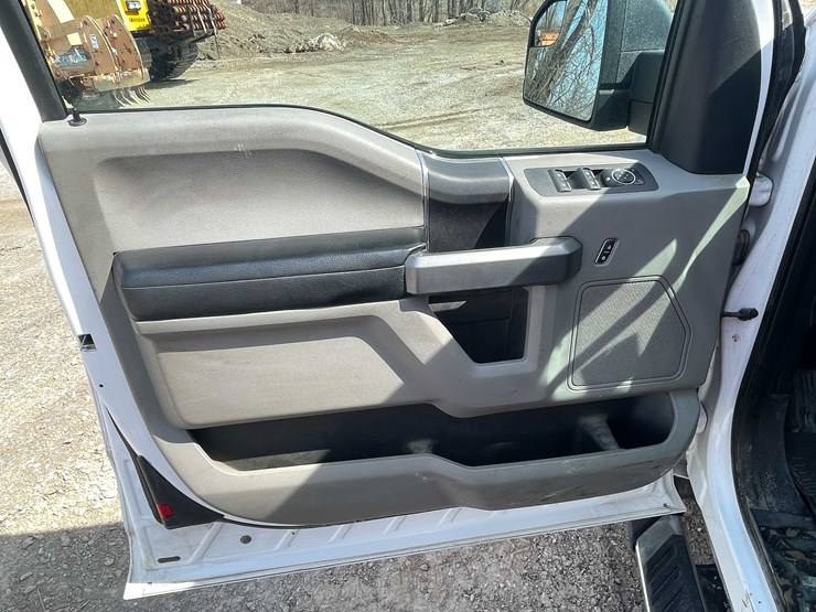 #5673-•-2015-f150-xlt-4x4-extended-cab-(has-wi-title)-image-41