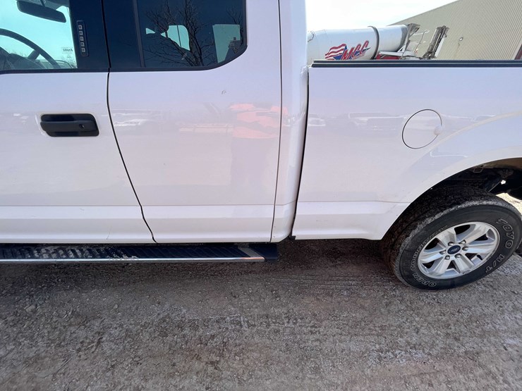 #5673-•-2015-f150-xlt-4x4-extended-cab-(has-wi-title)-image-34