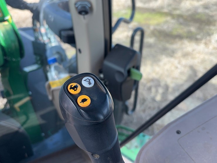 2018-john-deere-6145m-image-21