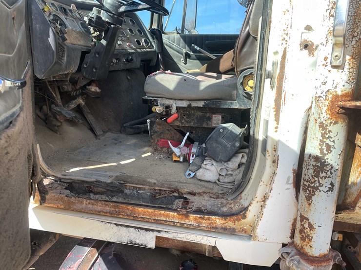 1987-ford-ltl9000-image-116