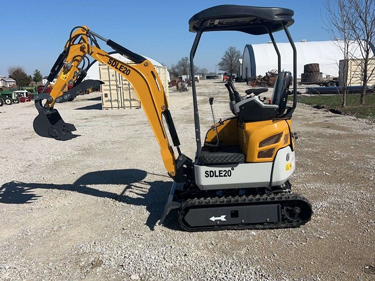 sdlanch-sdle20-mini-excavator-image-8