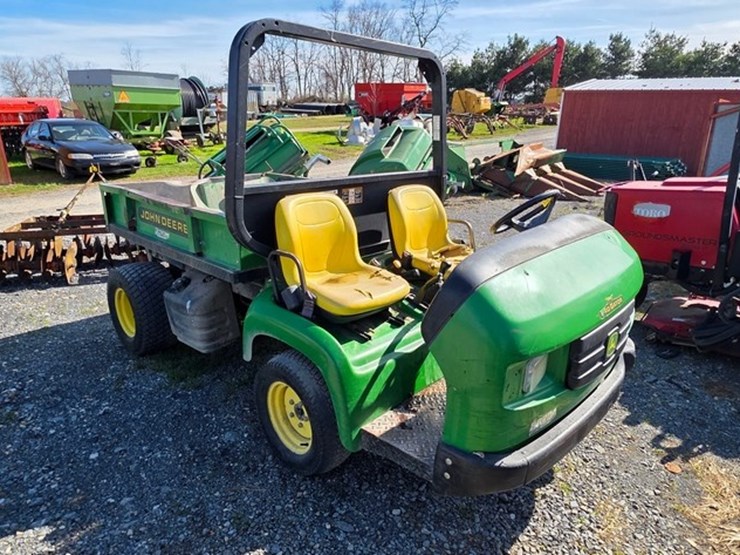 2020-john-deere-gator-image-2