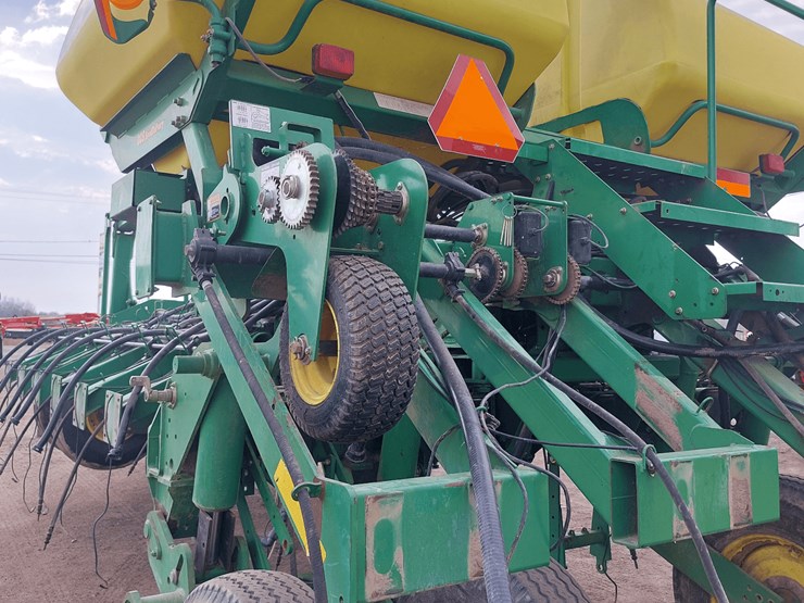 john-deere-1790-image-18