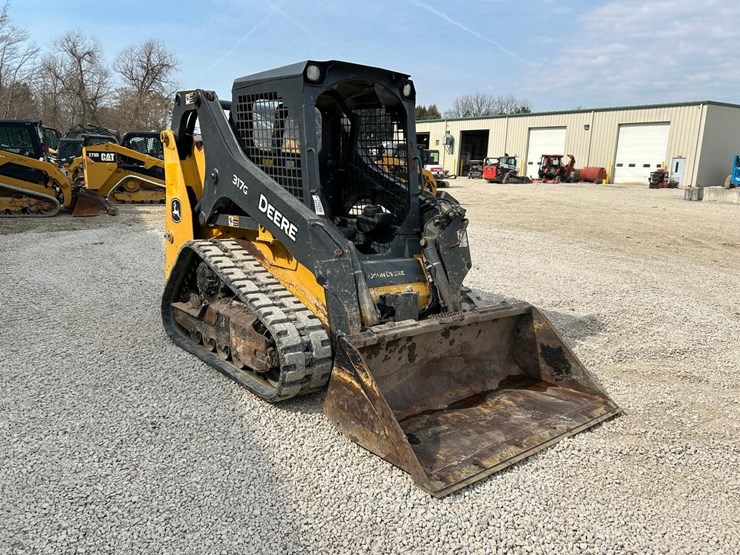 2019-deere-317g-image-6