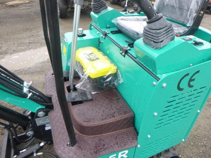 2026-agt-h15r-hydraulic-excavator-image-20