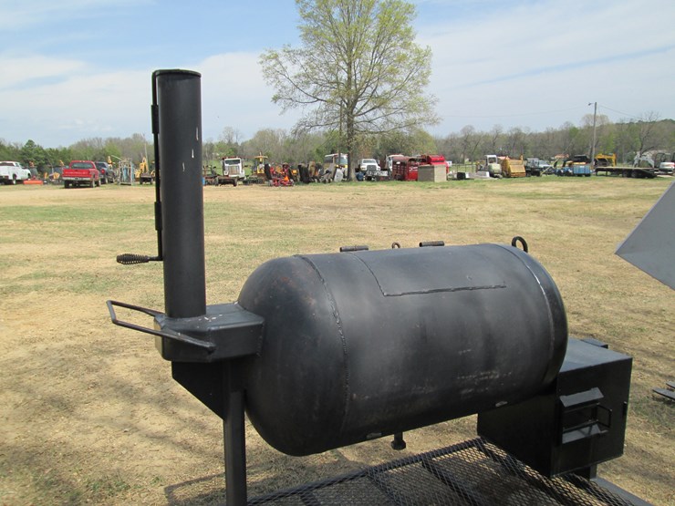 #44070-•-homemade-smoker-w/firebox-image-8