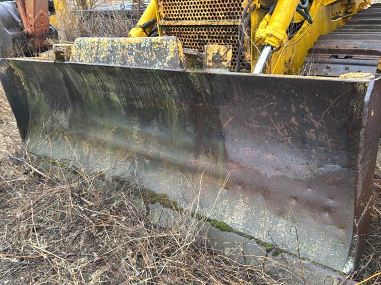 international-125c-image-18