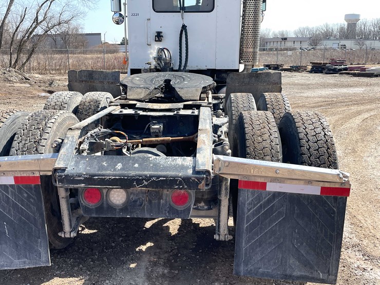 2004-kenworth-t800-image-23