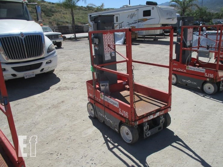 2017-skyjack-sj16-image-3