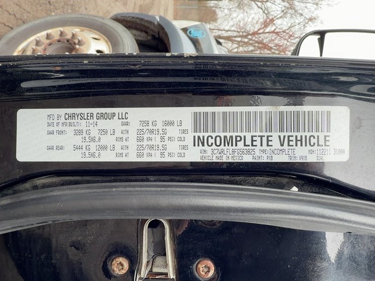 2015-dodge-ram-4500hd-image-22