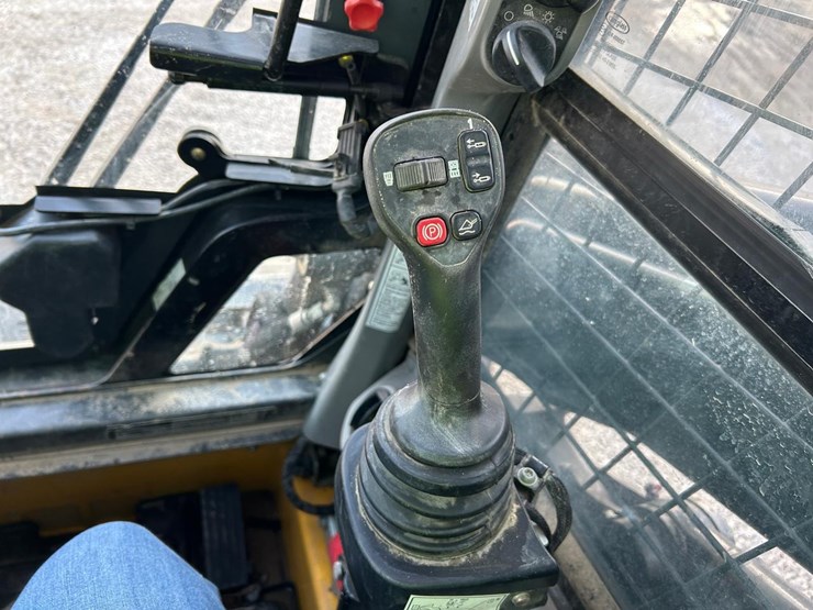 2023-new-holland-c337-image-20