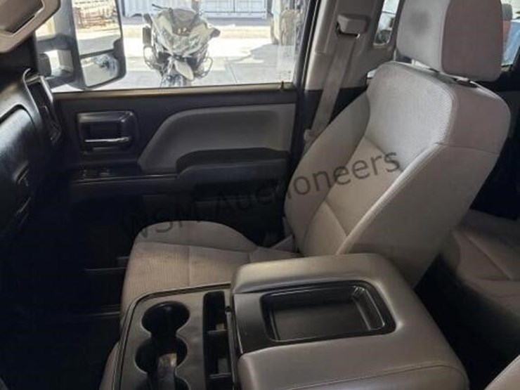 2016-chevrolet-silverado-2500hd-image-23