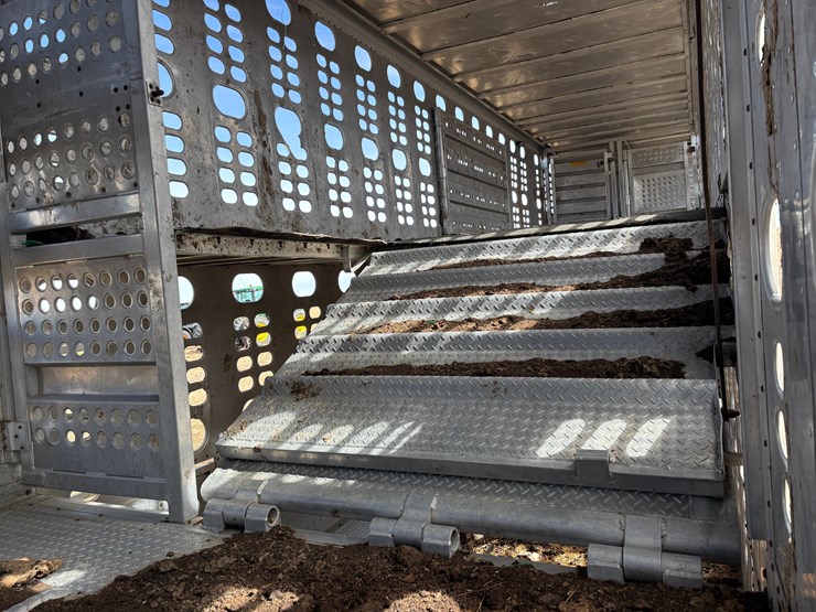 1989-wilson-livestock-trailer-image-17