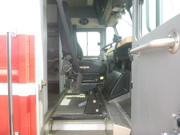 2005-freightliner-mt55-image-18