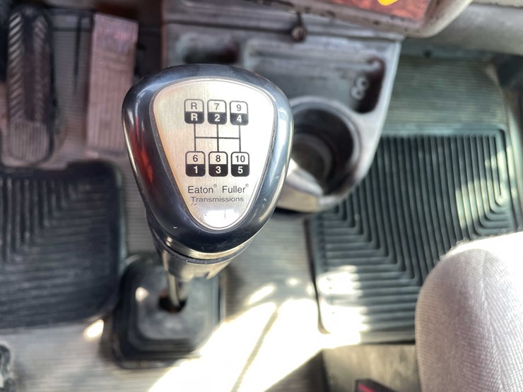 2004-kenworth-t800-image-85