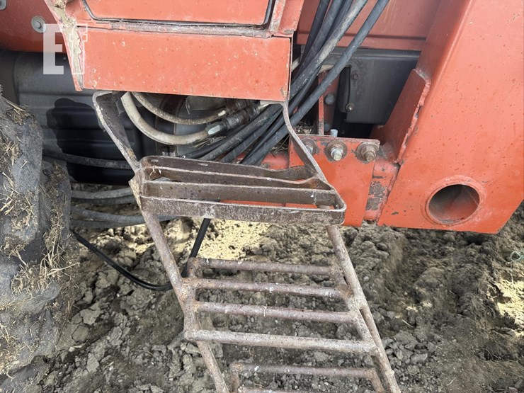 hesston-tractor-2805-image-13