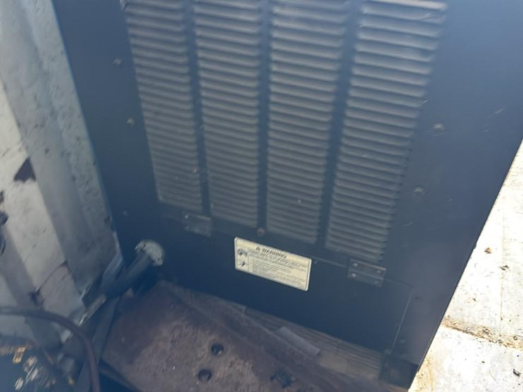 #252-•-miller-welder-image-3