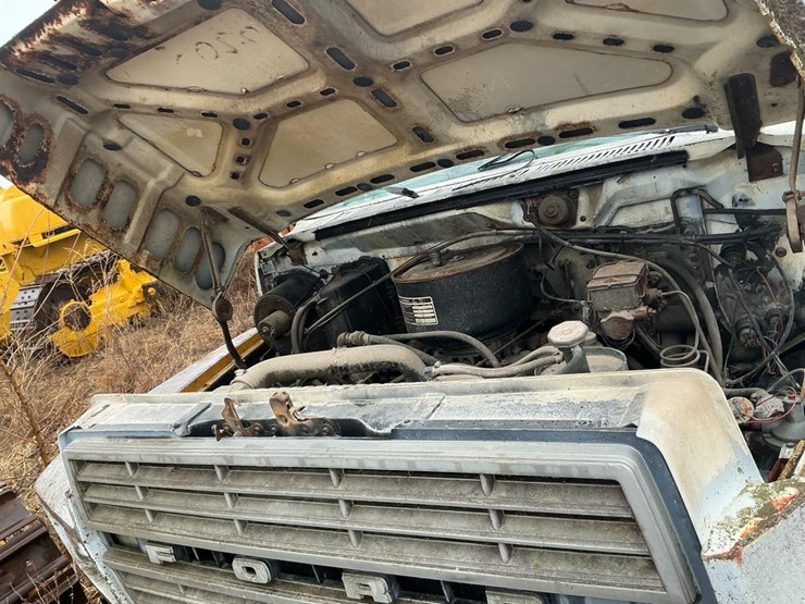 #301-•-1980-ford-k604-flatbed-truck-image-8