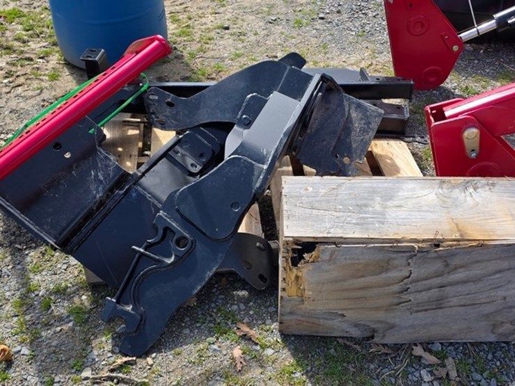 new-mahindra-7095clgc-euro-loader-image-7