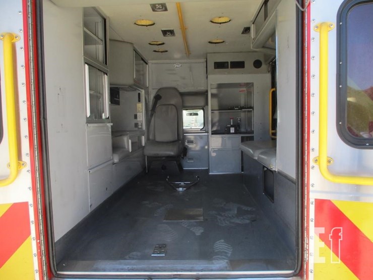 2011-dodge-3500-image-13