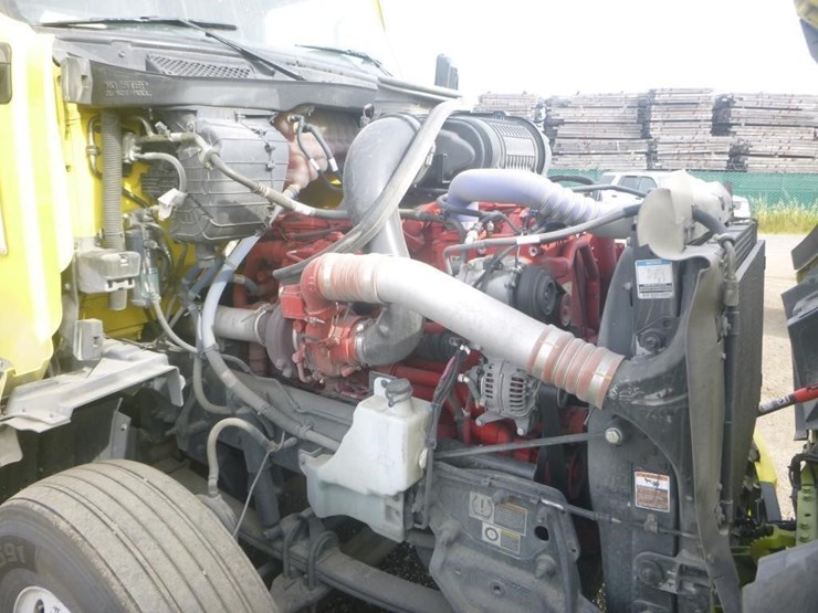 2024-peterbilt-579-image-21