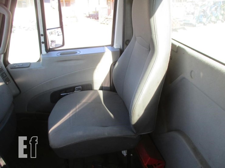 2017-international-prostar-image-8