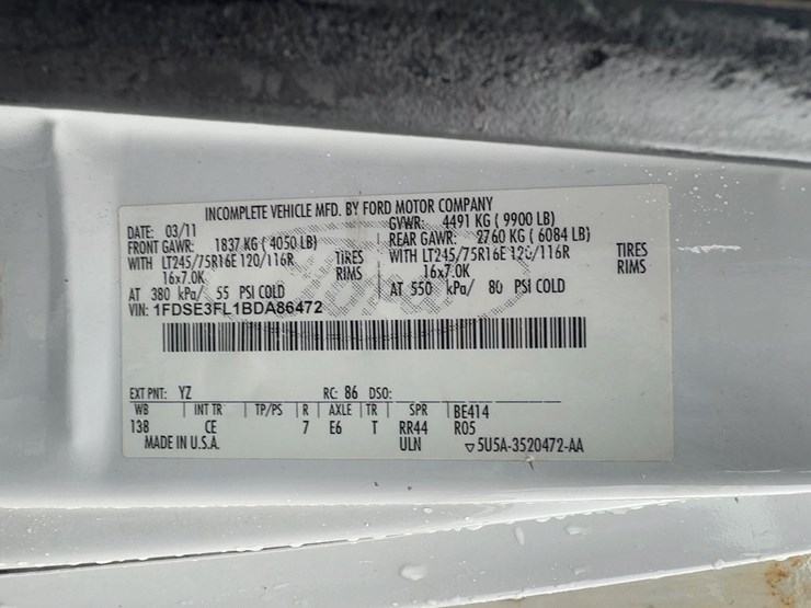 2011-ford-e350-image-21