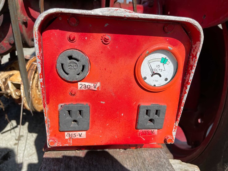 #5682-•-ih-cub-tractor-image-27