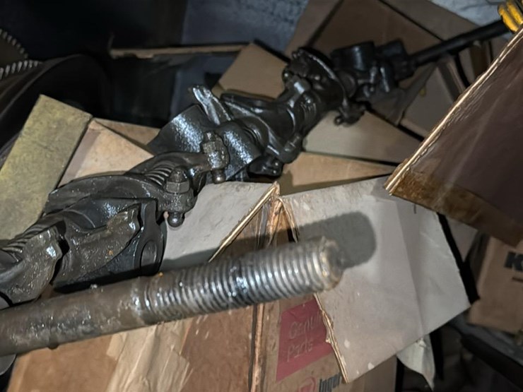 #263-•-steel-shelf-and-cat-engine-parts-image-18