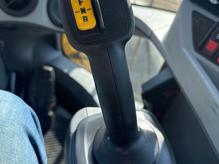 2020-caterpillar-938m-image-32