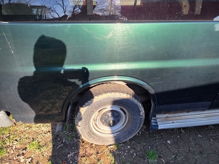 2000-chevrolet-3500-image-14