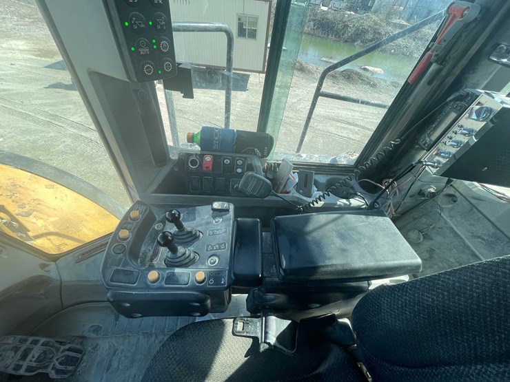 caterpillar-982m-image-74