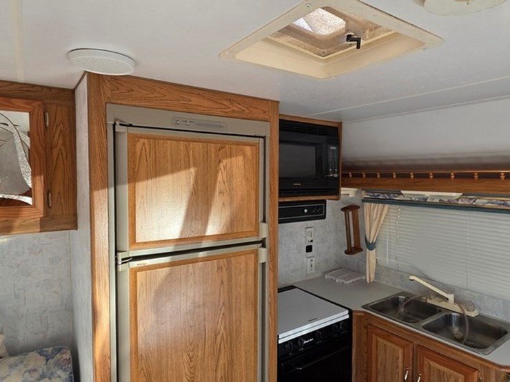 1998-sunline-camper-(title)-image-38