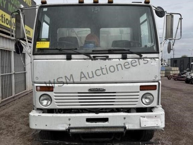 2001-freightliner-fc70-image-4