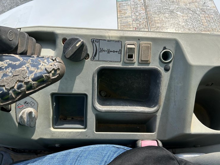 2016-bobcat-e32-image-24