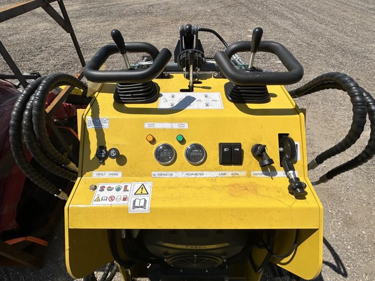 #35-•-mini-skid-steer-loader---gas-image-5