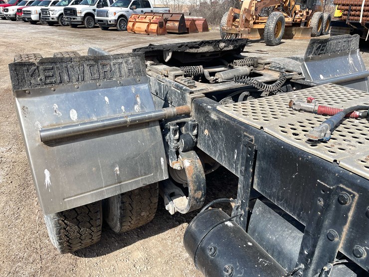 2004-kenworth-t800-image-47