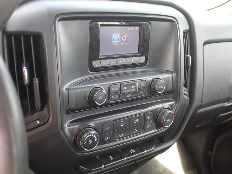 2015-chevrolet-1500-image-22