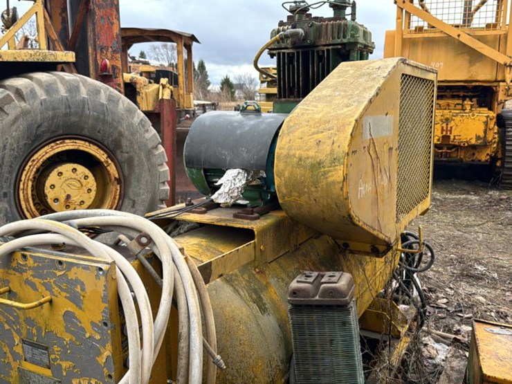 #256-•-stationary-air-compressor-image-15