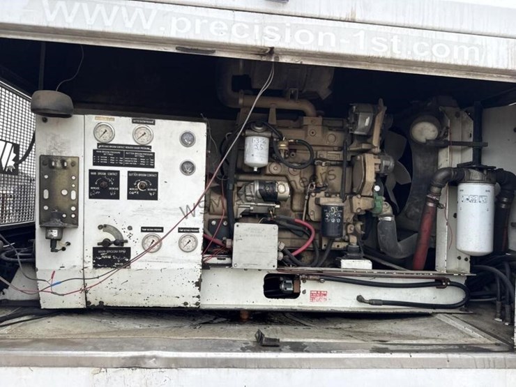 2001-freightliner-fc70-image-19