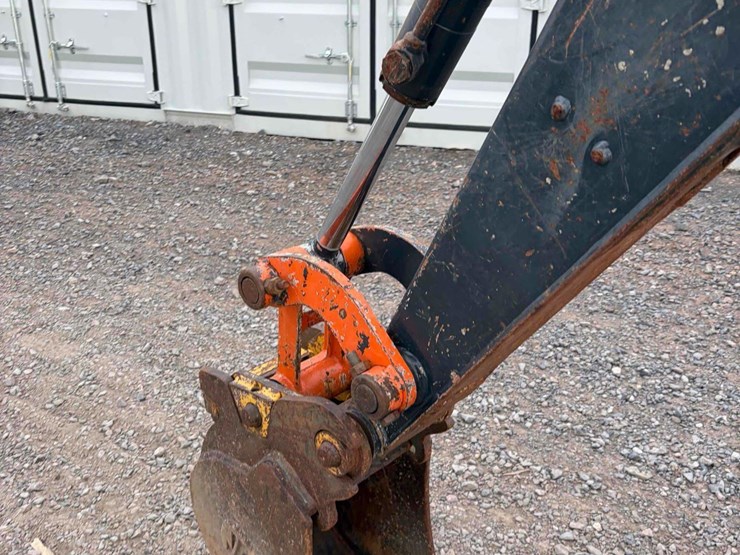 2016-deere-35g-image-11