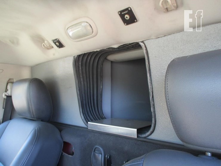 2011-dodge-3500-image-10