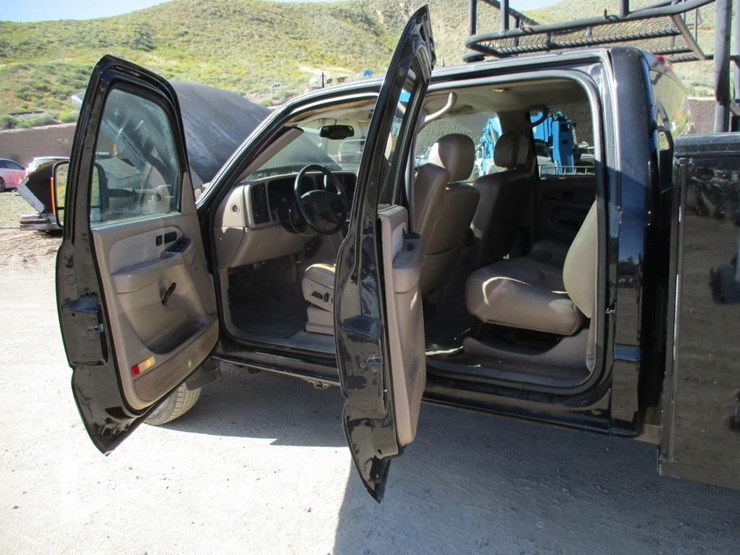 2003-chevrolet-3500-image-12