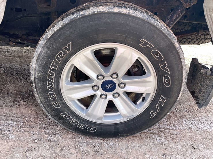 #5673-•-2015-f150-xlt-4x4-extended-cab-(has-wi-title)-image-10