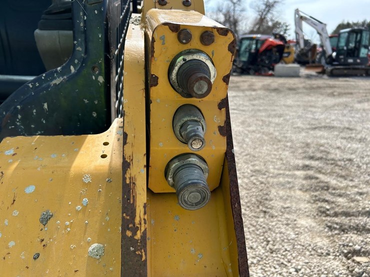 caterpillar-257d-image-11