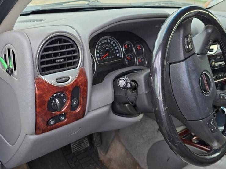 2006-gmc-envoy-image-8