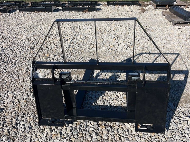 agt-skid-steer-pallet-forks-image-2